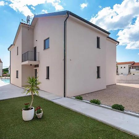 Luxurious In With Sauna Casa vacanze Biograd Na Moru