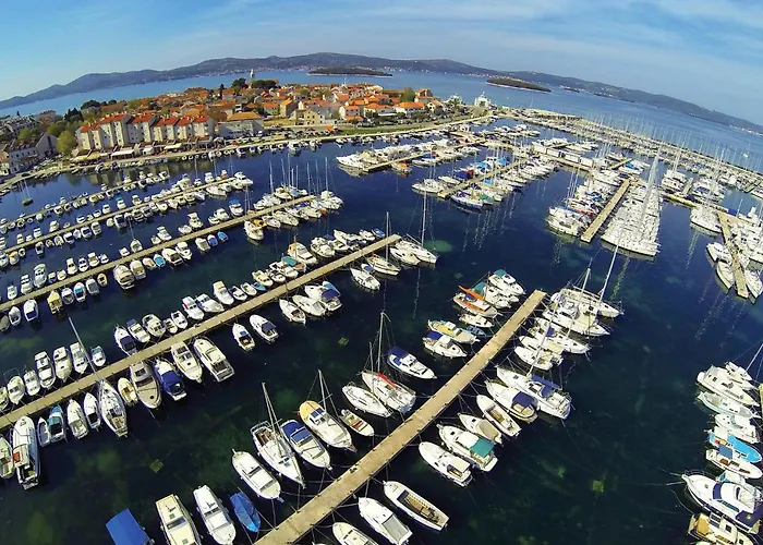 Cozy In With Sauna Semesterbostad Biograd Na Moru